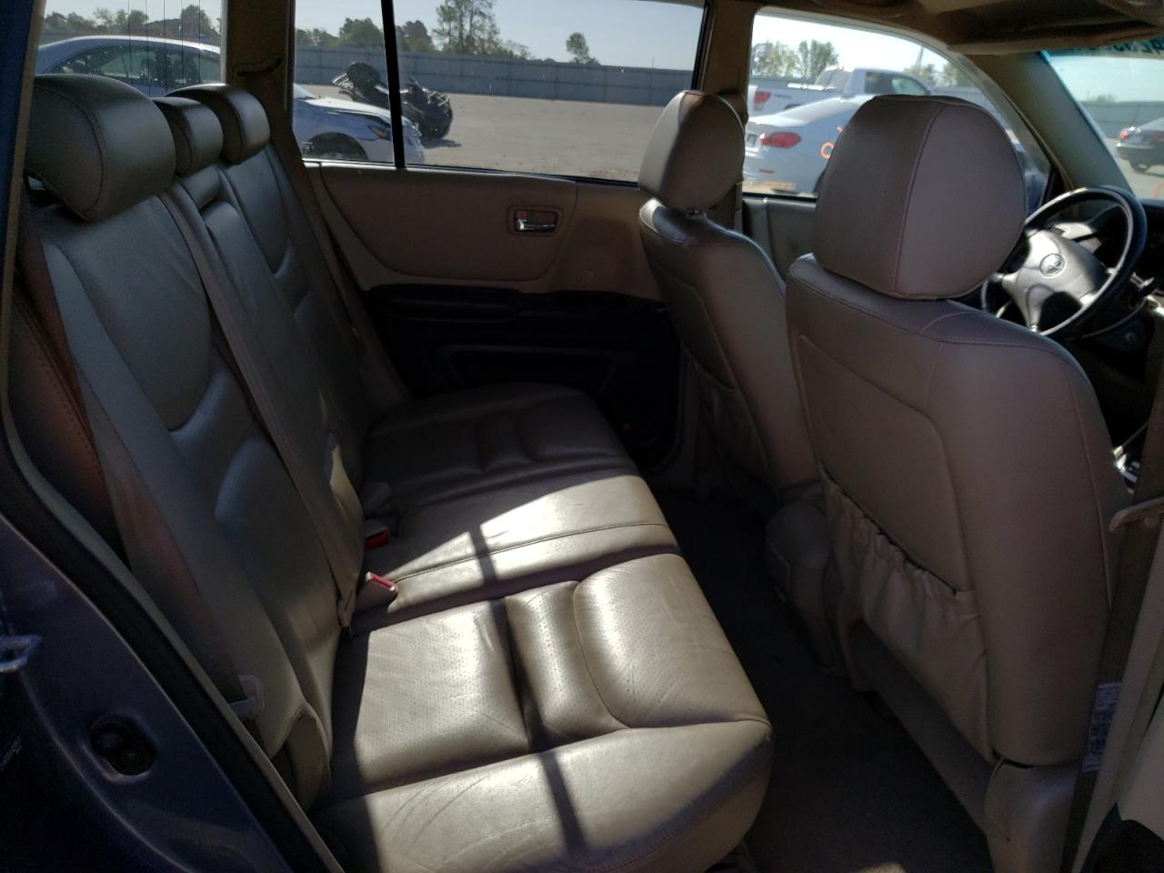 Photo 6 from auction – 2003 TOYOTA HIGHLANDER with VIN JTEHF21A030142093