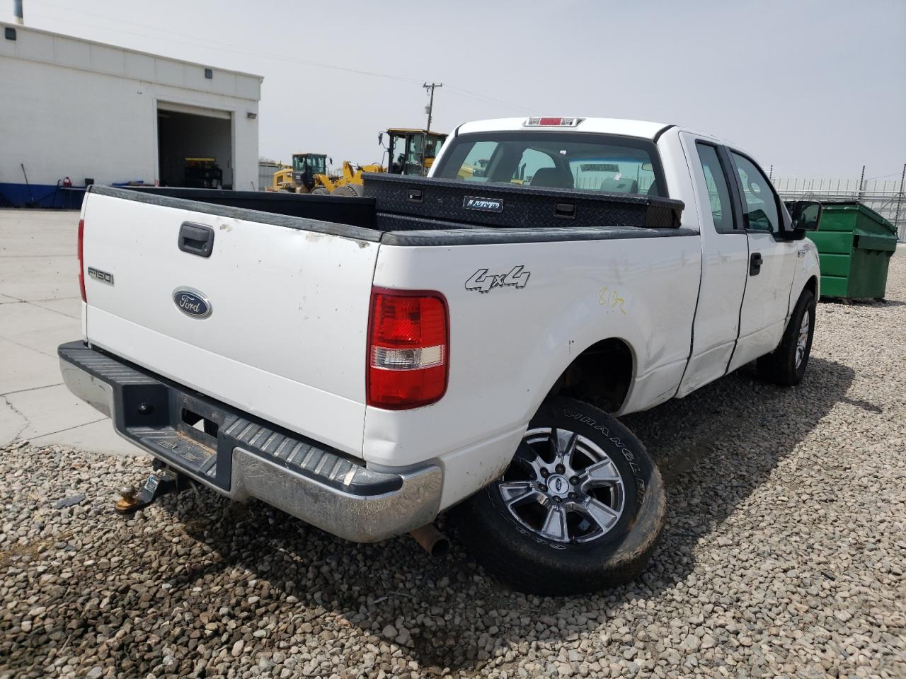 Photo 4 from auction – 2004 FORD F150 with VIN 1FTRX14W24NB85619