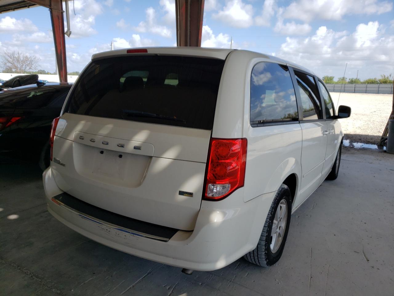 Photo 4 from auction – 2013 DODGE GRAND CARA with VIN 2C4RDGCG4DR524020