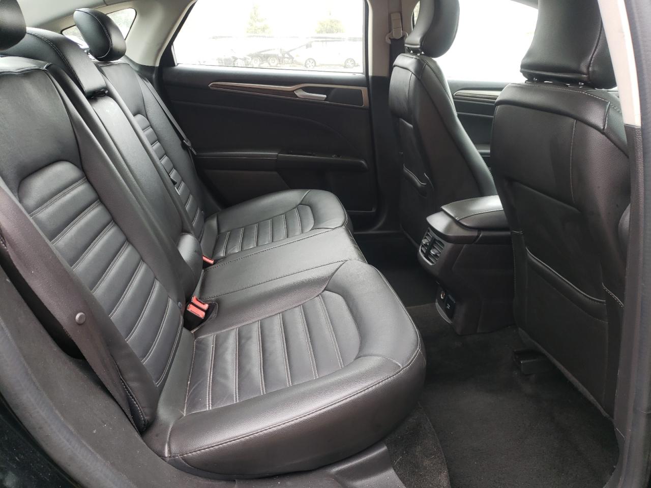 Photo 6 from auction – 2016 FORD FUSION SE with VIN 3FA6P0PU9GR211731