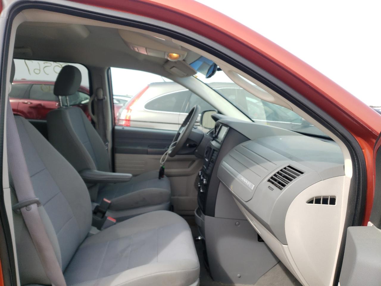 Photo 5 from auction – 2008 DODGE GRAND CARA with VIN 2D8HN44H28R683916