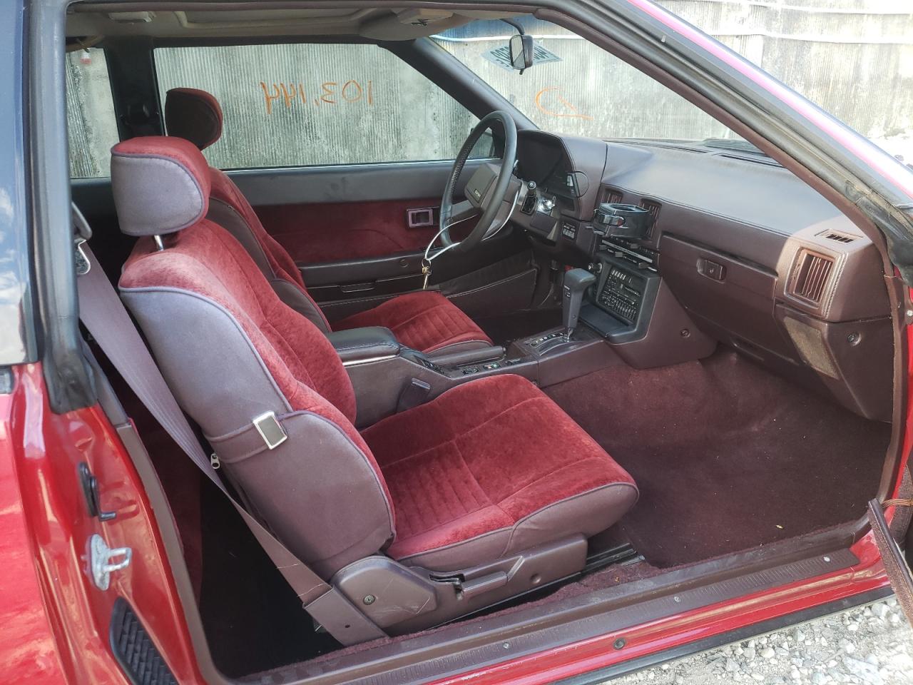 Photo 5 from auction – 1985 TOYOTA SUPRA with VIN JT2MA67L0F0140584