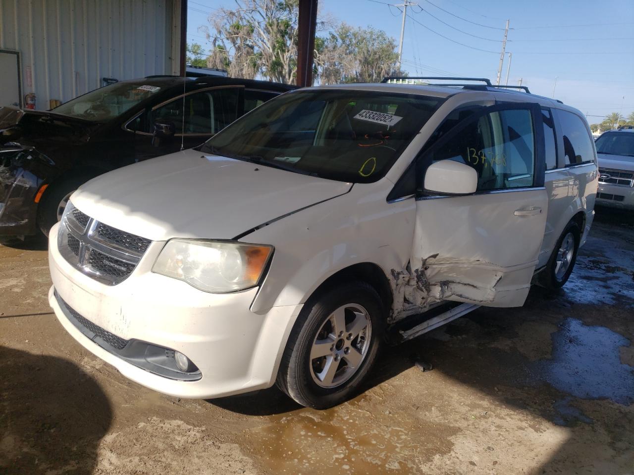 Photo 2 from auction – 2011 DODGE GRAND CARA with VIN 2D4RN5DG9BR672065