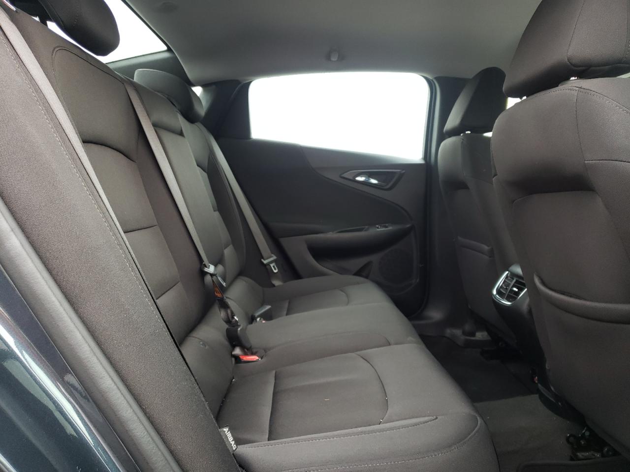Photo 6 from auction – 2020 CHEVROLET MALIBU LT with VIN 1G1ZD5ST9LF080764