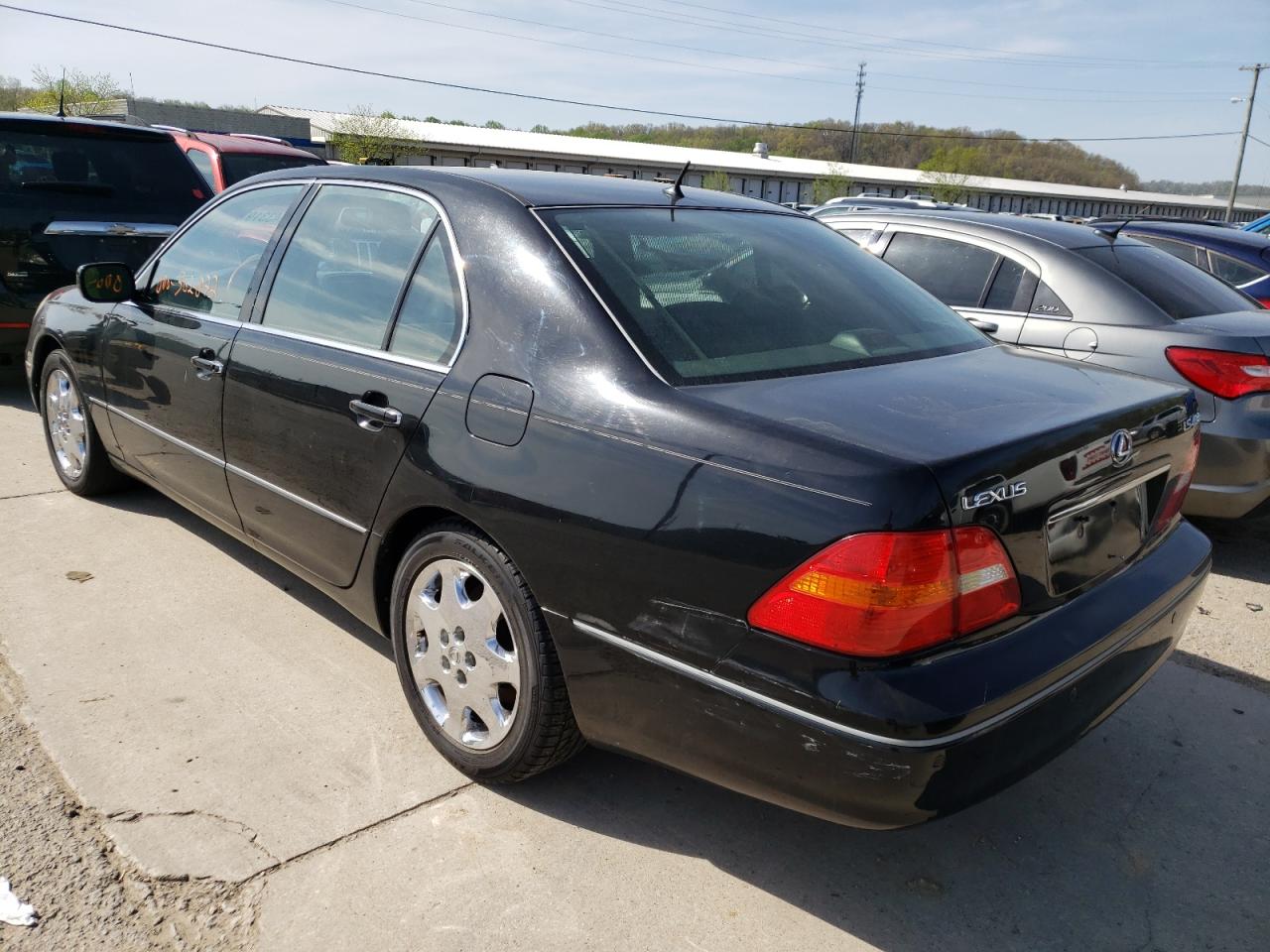 Photo 3 from auction – 2002 LEXUS LS 430 with VIN JTHBN30F820075207