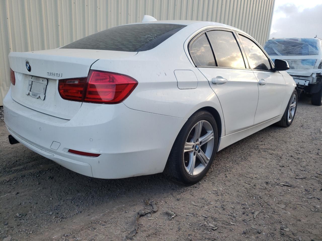 Photo 4 from auction – 2012 BMW 328 I with VIN WBA3A5C58CF346200