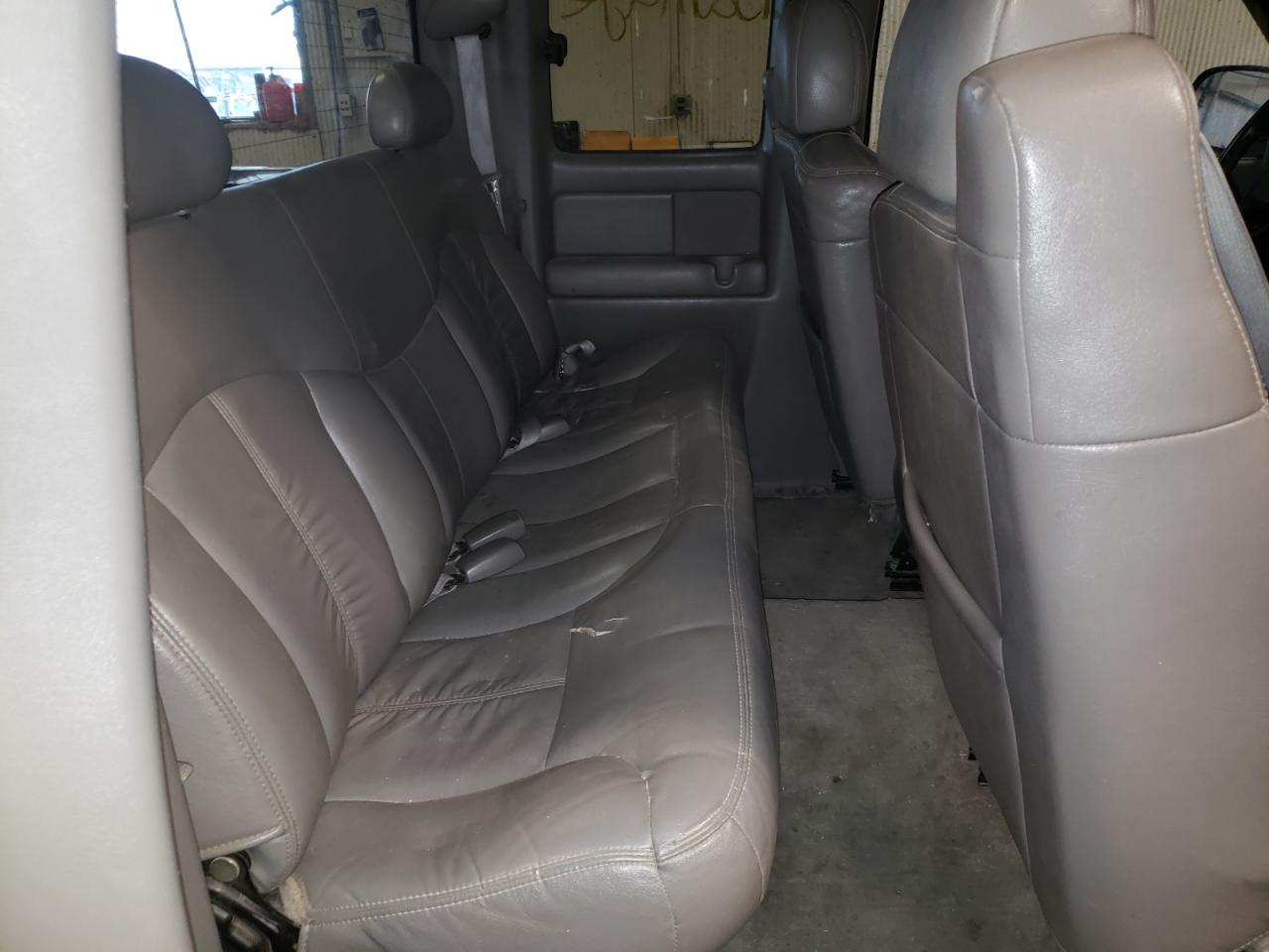 Photo 6 from auction – 2000 CHEVROLET SILVERADO with VIN 1GCEK19TXYE214253