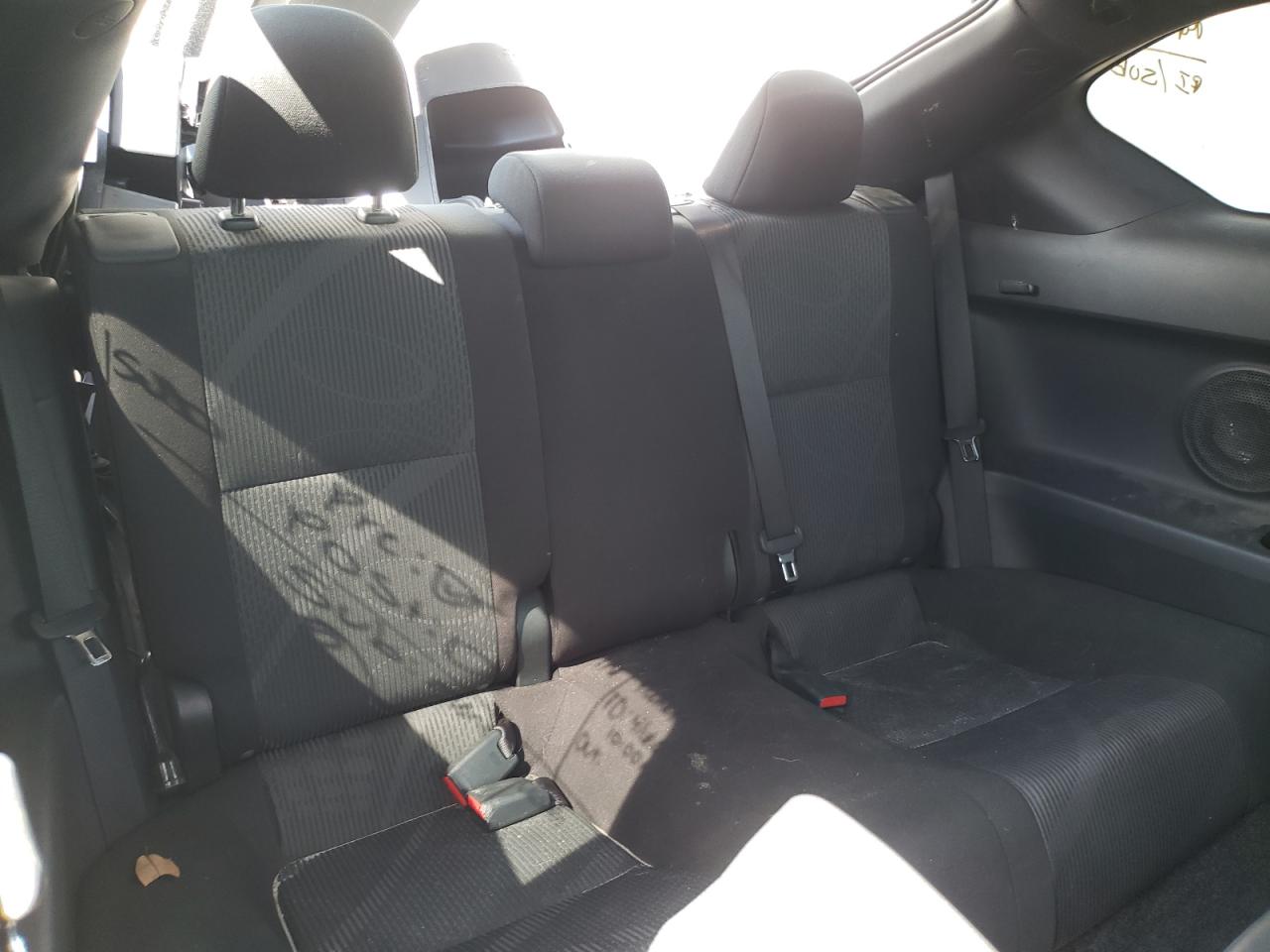 Photo 6 from auction – 2011 TOYOTA SCION TC with VIN JTKJF5C72B3018387