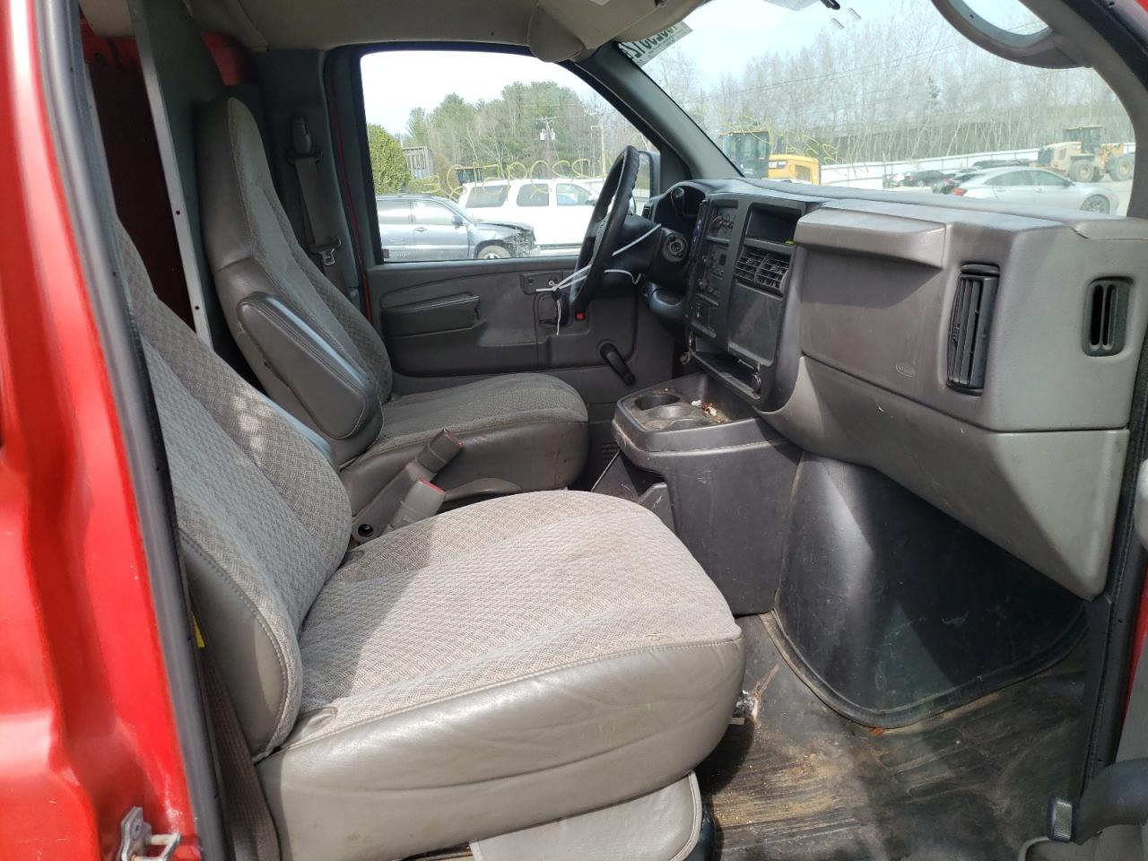 Photo 5 from auction – 2005 CHEVROLET EXPRESS G3 with VIN 1GCHG35U351142517
