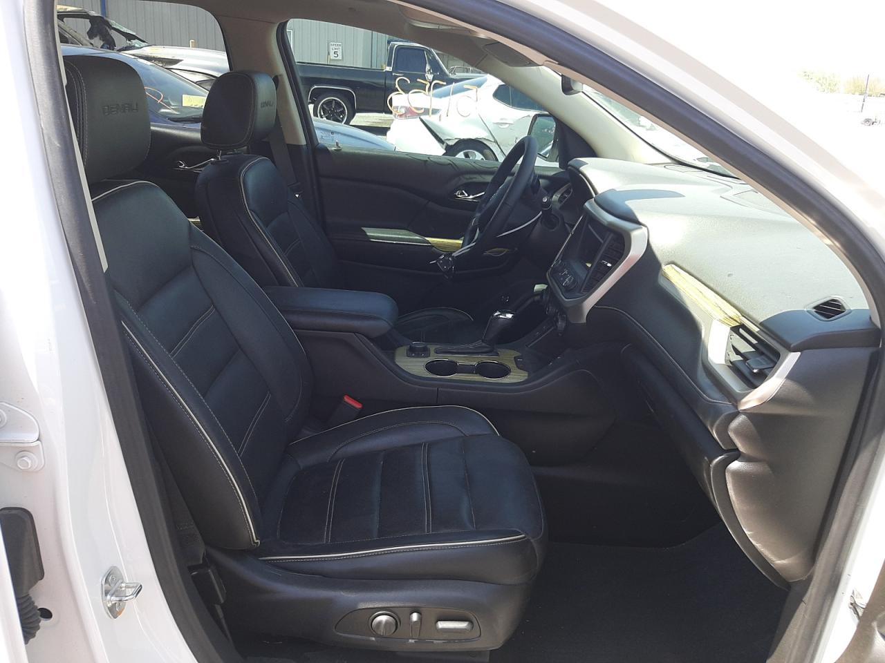 Photo 5 from auction – 2018 GMC ACADIA DEN with VIN 1GKKNXLS3JZ215468