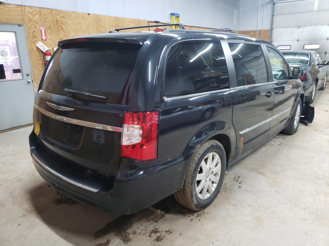 Photo 4 from auction – 2011 CHRYSLER TOWN & COU with VIN 2A4RR8DG0BR655507