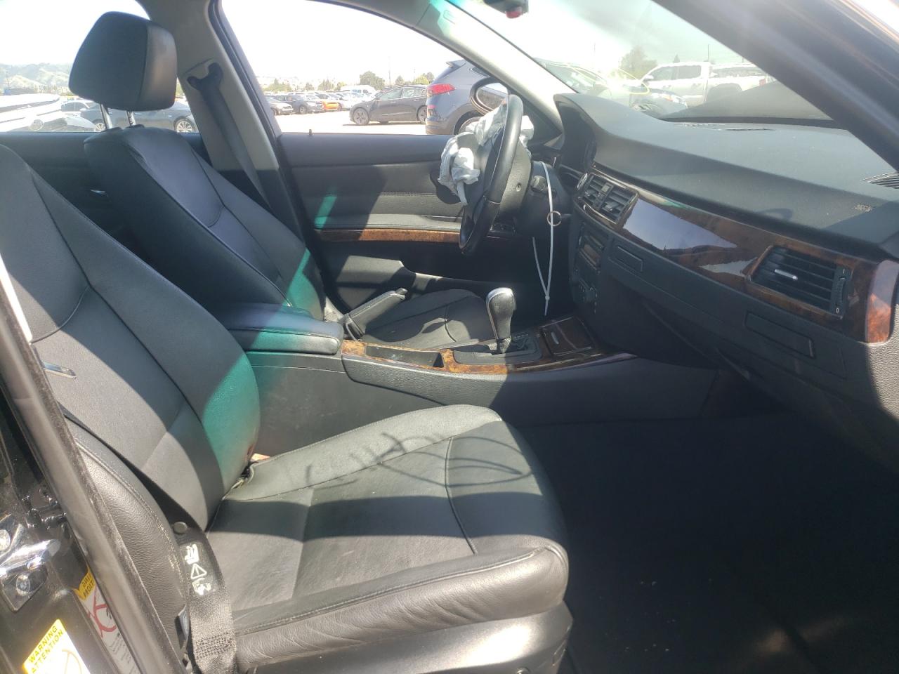 Photo 5 from auction – 2006 BMW 330 I with VIN WBAVB33546KS38601