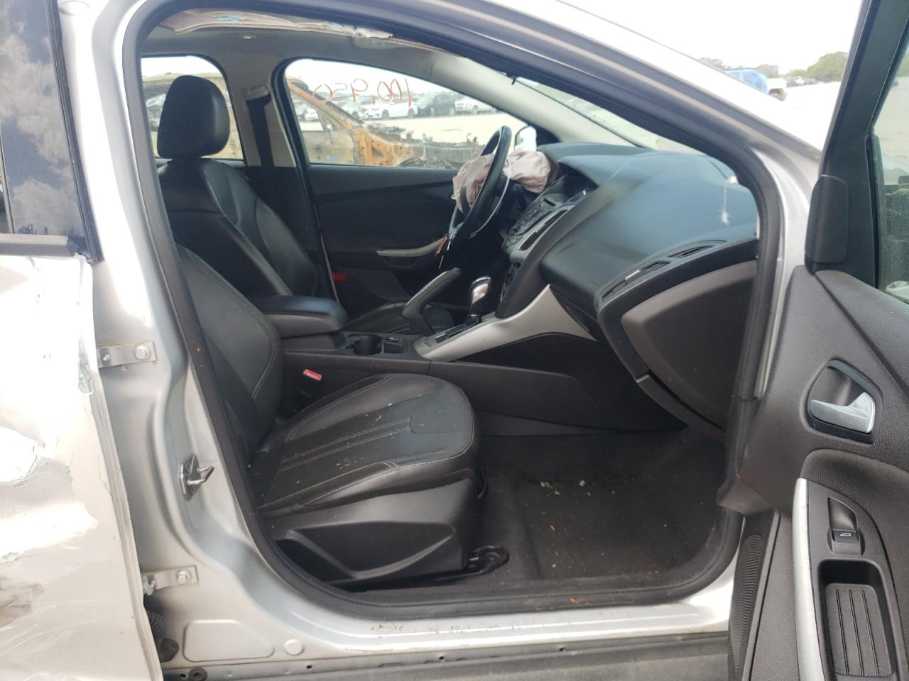 Photo 5 from auction – 2013 FORD FOCUS SE with VIN 1FADP3K25DL342793