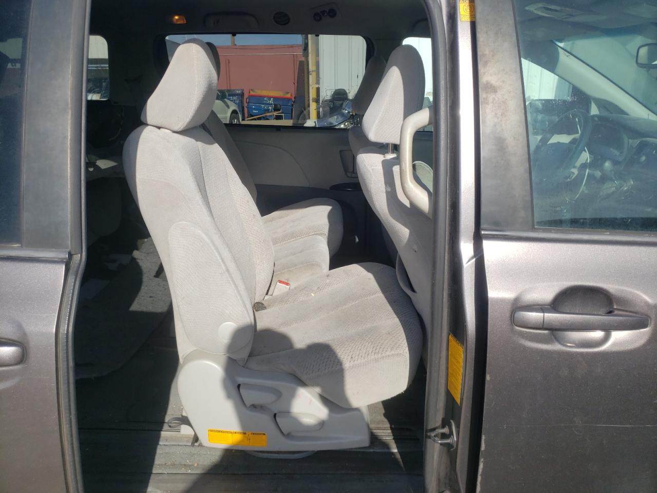 Photo 6 from auction – 2012 TOYOTA SIENNA LE with VIN 5TDKK3DC2CS244534