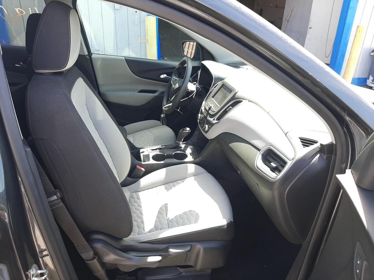 Photo 5 from auction – 2020 CHEVROLET EQUINOX LT with VIN 3GNAXKEV3LS582759