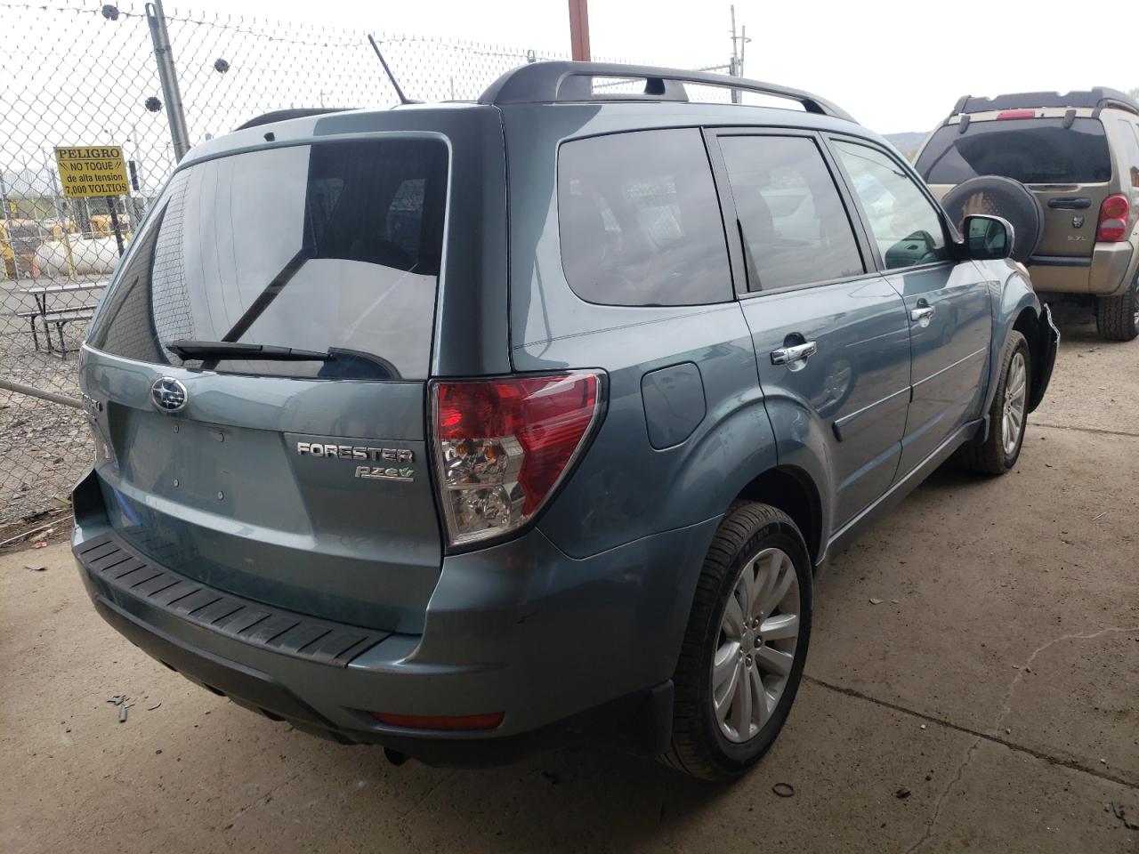 Photo 4 from auction – 2011 SUBARU FORESTER L with VIN JF2SHAEC0BH724657