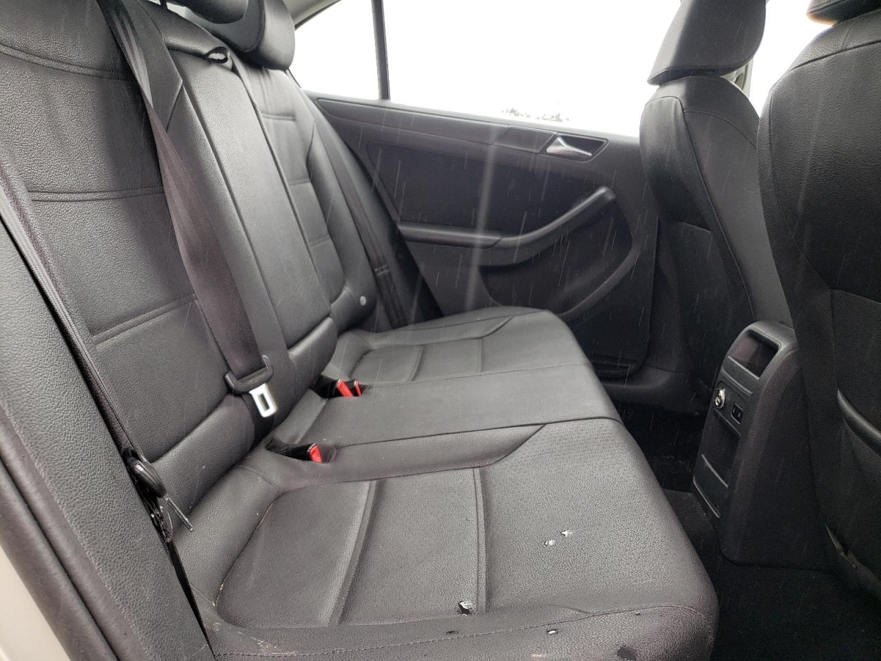 Photo 6 from auction – 2012 VOLKSWAGEN JETTA SE with VIN 3VWDP7AJ5CM331815