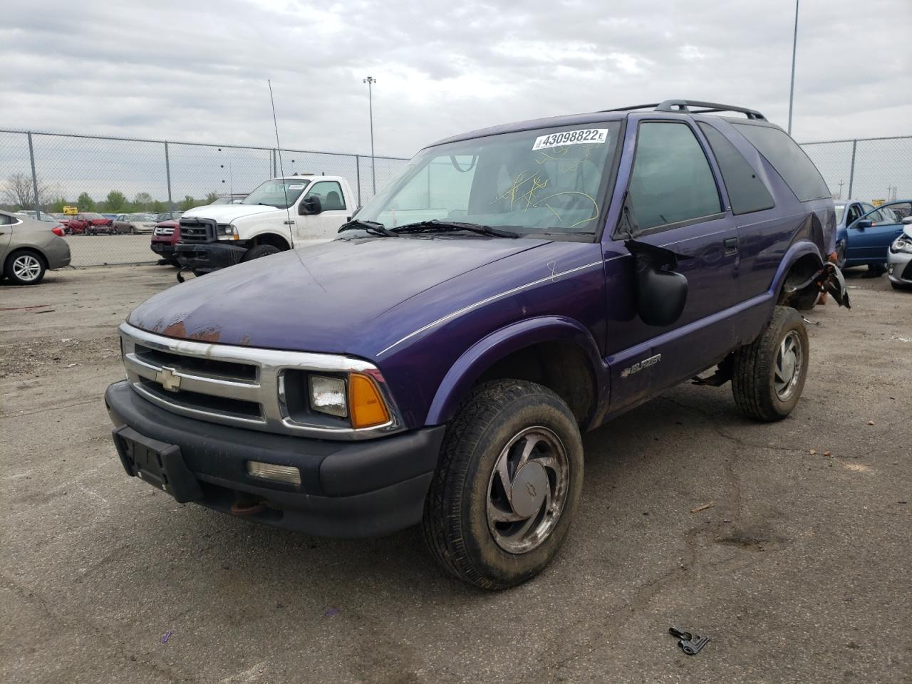 Photo 2 from auction – 1996 CHEVROLET BLAZER with VIN 1GNCT18W2TK216385