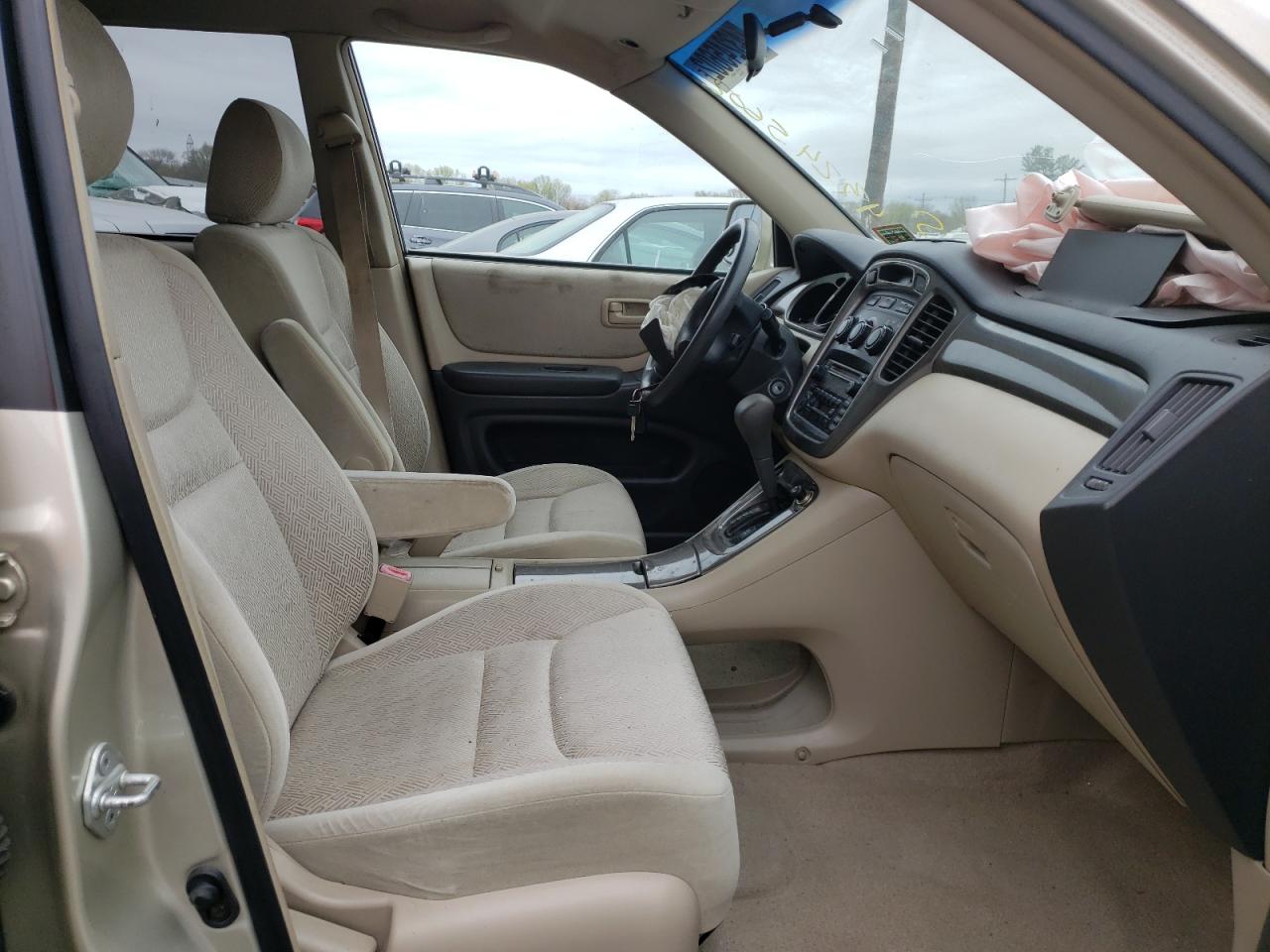 Photo 5 from auction – 2003 TOYOTA HIGHLANDER with VIN JTEGD21AX30067856