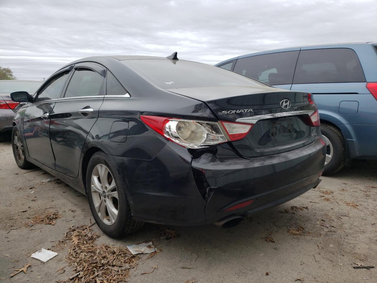 Photo 3 from auction – 2011 HYUNDAI SONATA SE with VIN 5NPEC4AB5BH303320