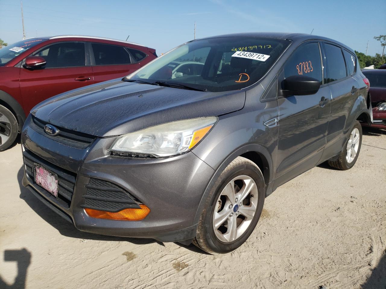 Photo 2 from auction – 2014 FORD ESCAPE S with VIN 1FMCU0F76EUE34215