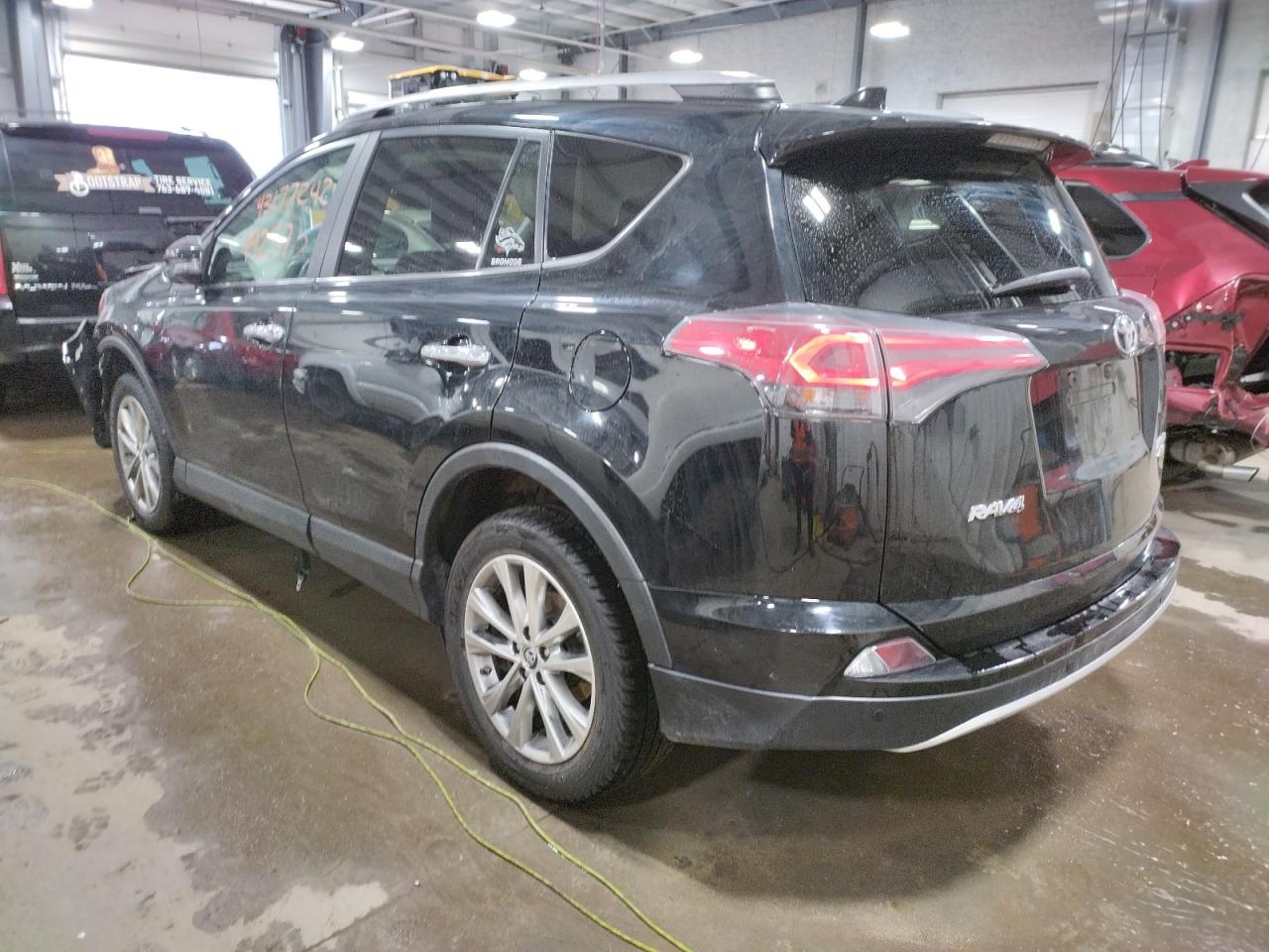 Photo 3 from auction – 2017 TOYOTA RAV4 LIMIT with VIN 2T3DFREV9HW606543