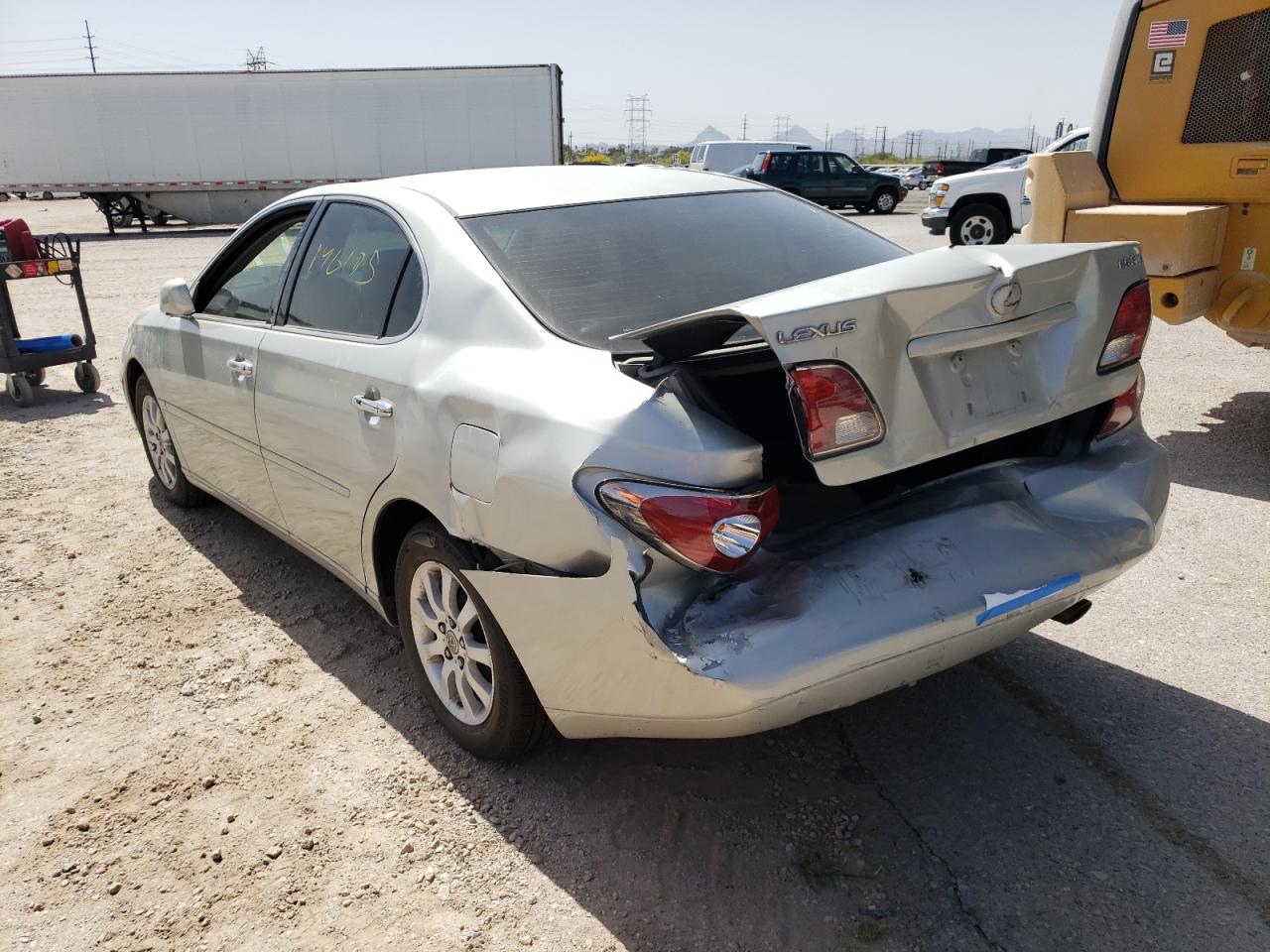 Photo 3 from auction – 2003 LEXUS ES with VIN JTHBF30G630106977