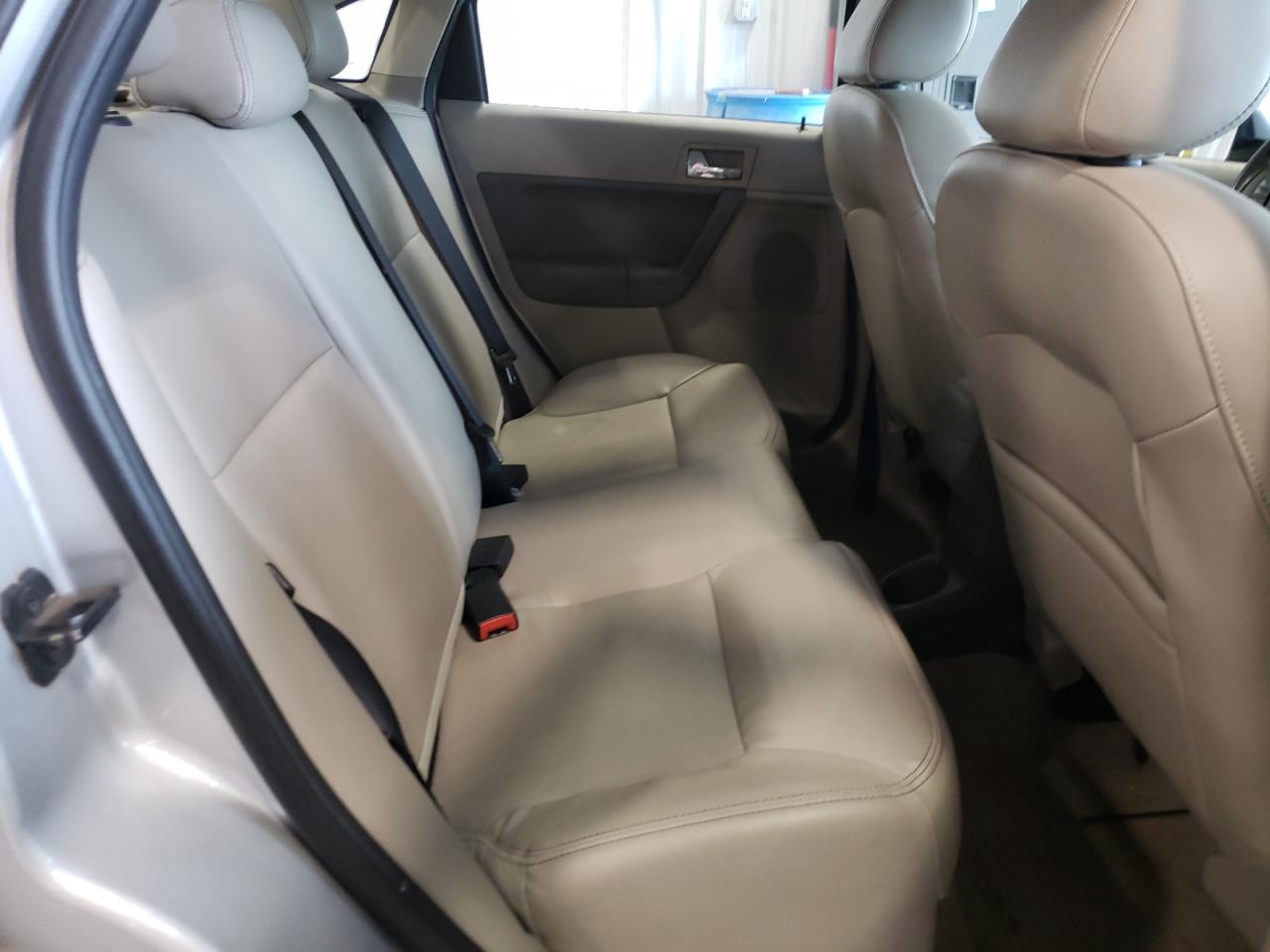 Photo 6 from auction – 2011 FORD FOCUS SEL with VIN 1FAHP3HN2BW183763