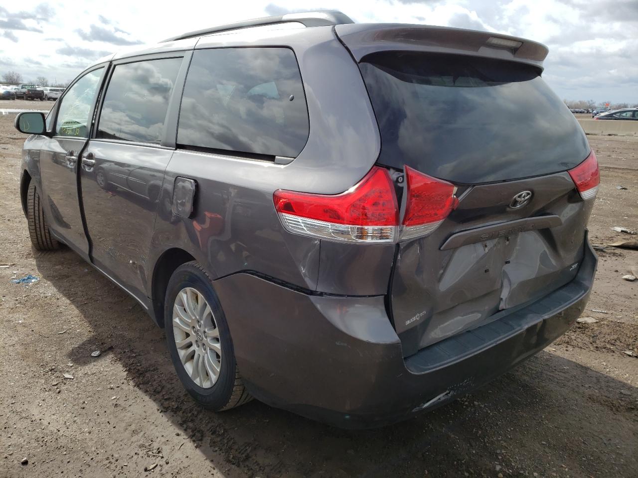 Photo 3 from auction – 2012 TOYOTA SIENNA XLE with VIN 5TDYK3DC1CS180576