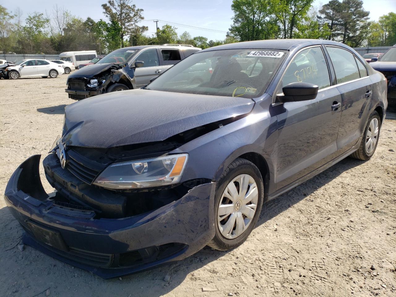 Photo 2 from auction – 2014 VOLKSWAGEN JETTA BASE with VIN 3VW2K7AJXEM393218
