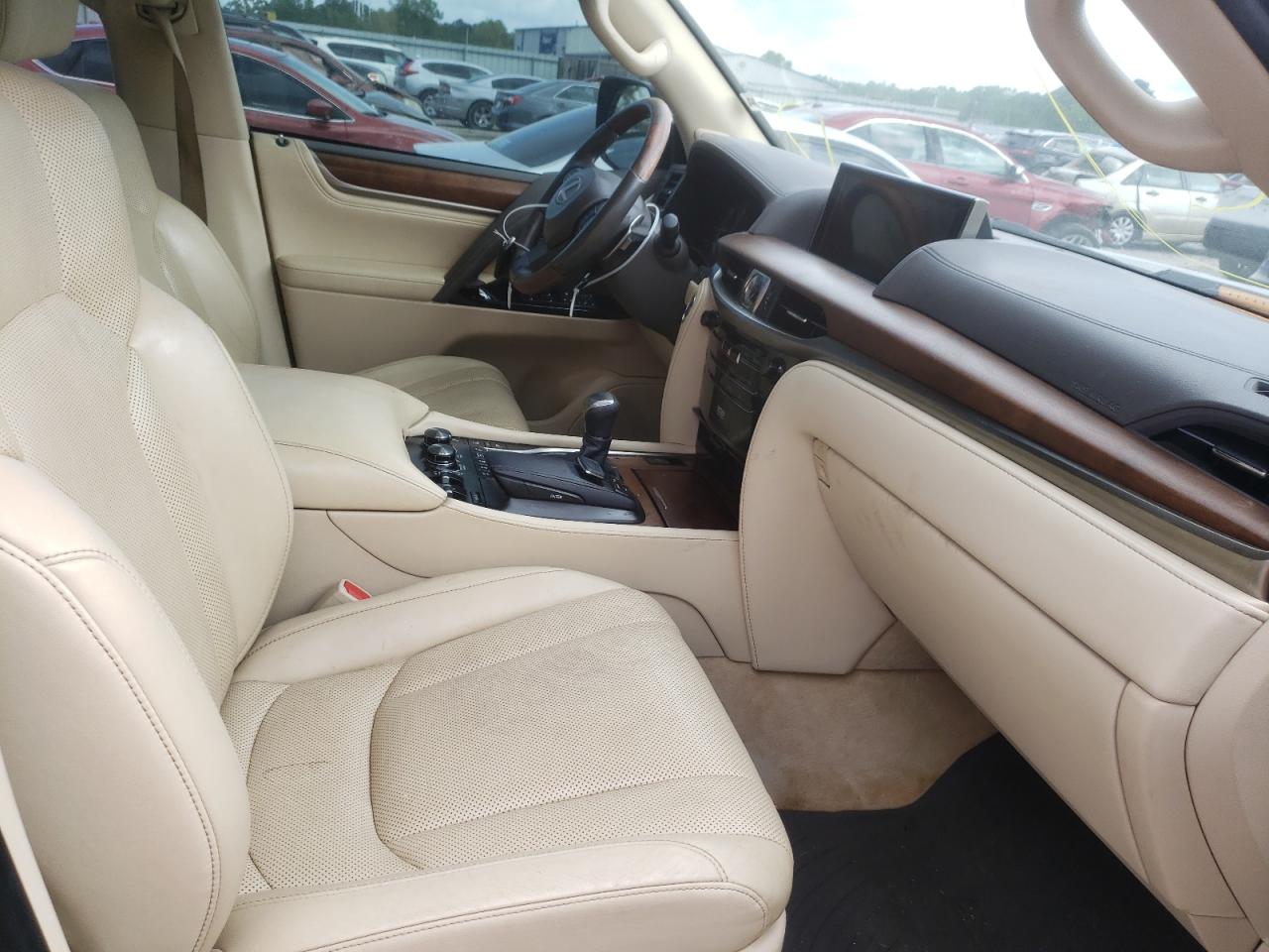 Photo 5 from auction – 2016 LEXUS LX 570 with VIN JTJHY7AX4G4218409