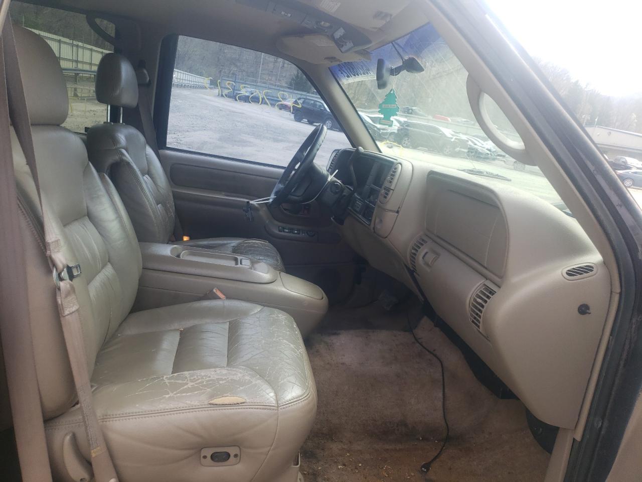 Photo 5 from auction – 1997 GMC SUBURBAN K with VIN 3GKFK16R4VG526574