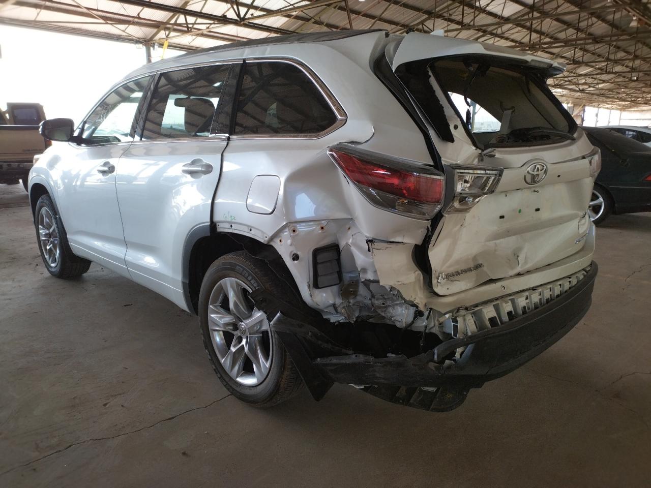 Photo 3 from auction – 2015 TOYOTA HIGHLANDER with VIN 5TDDKRFH6FS223064