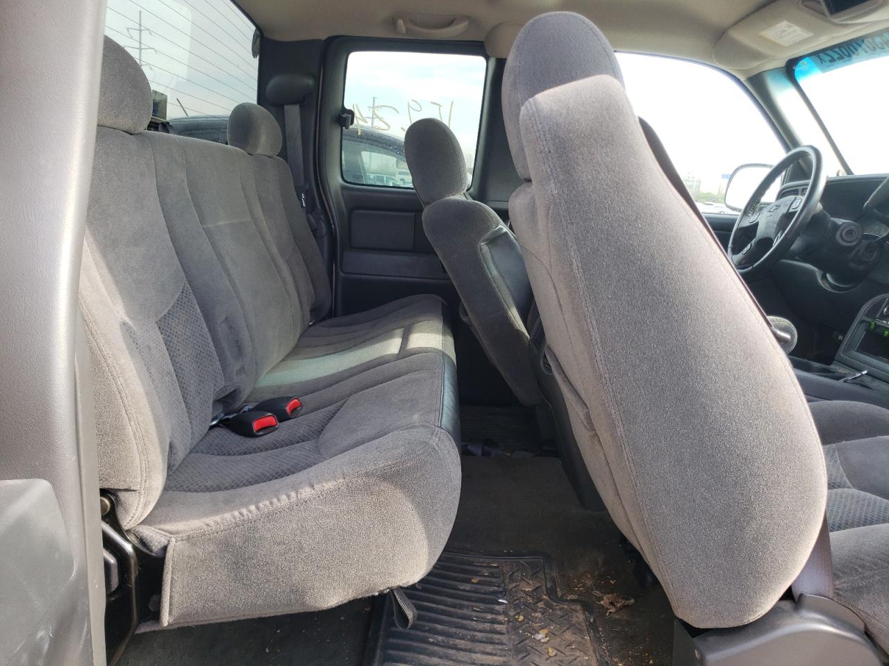 Photo 6 from auction – 2005 CHEVROLET SILVERADO with VIN 1GCEK19ZX5Z200314
