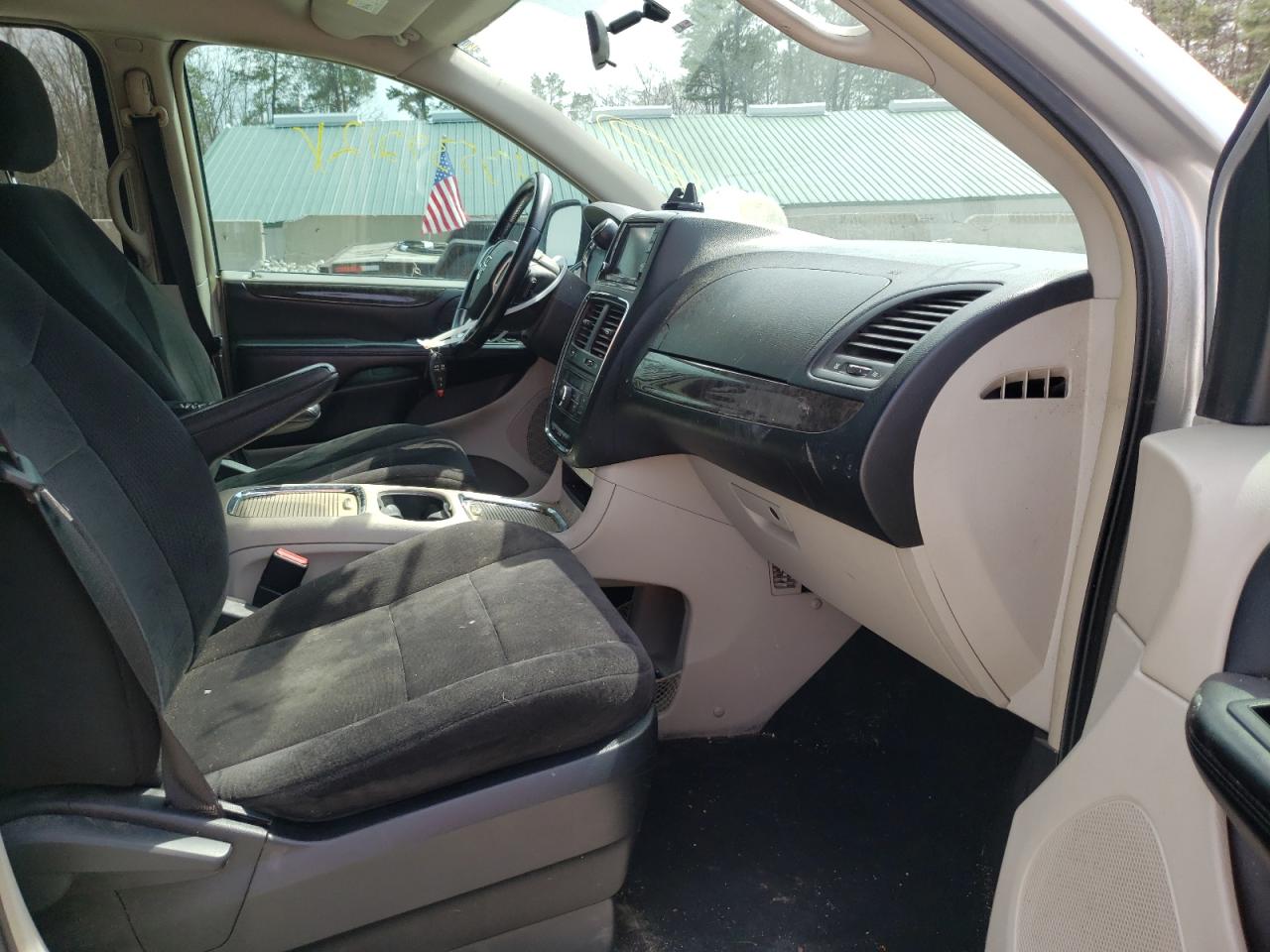 Photo 5 from auction – 2011 DODGE GRAND CARA with VIN 2D4RN5DGXBR679557