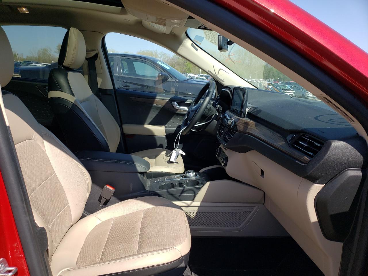 Photo 5 from auction – 2020 FORD ESCAPE TIT with VIN 1FMCU9J90LUB67230