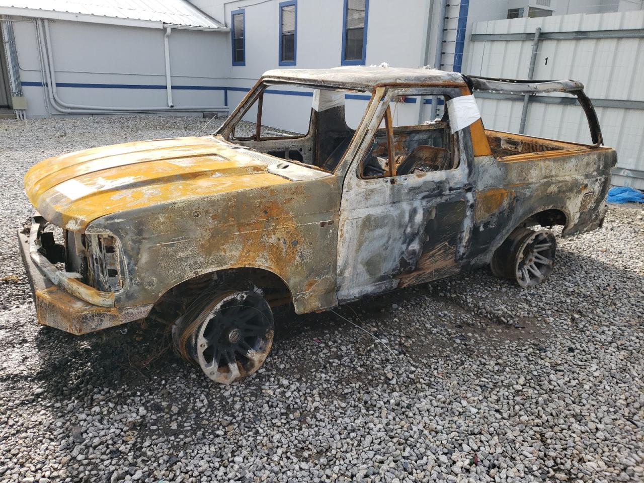 Photo 10 from auction – 1996 FORD BRONCO U10 with VIN 1FMEU15N9TLB40065