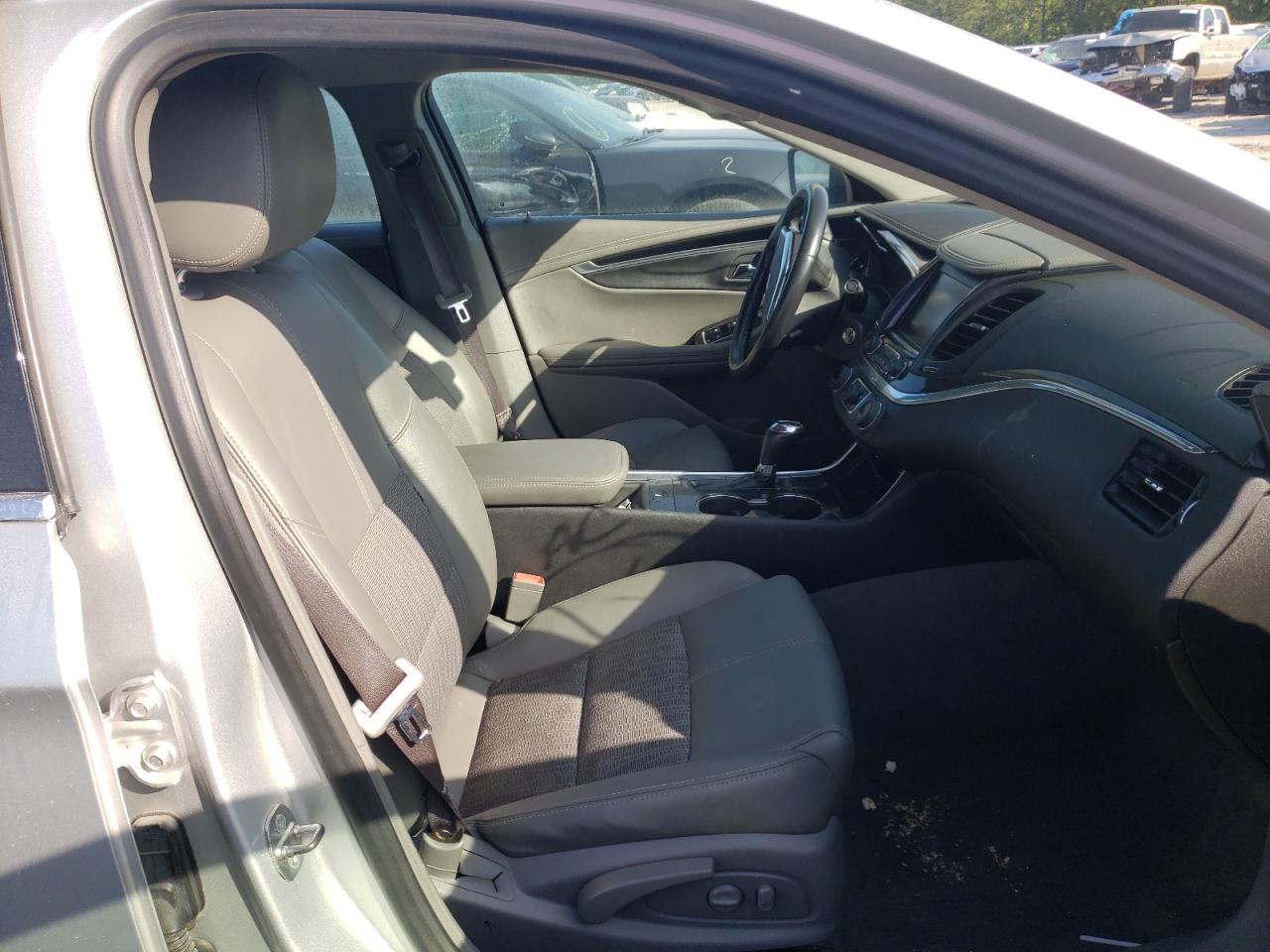 Photo 5 from auction – 2017 CHEVROLET IMPALA LT with VIN 1G1105S31HU178411