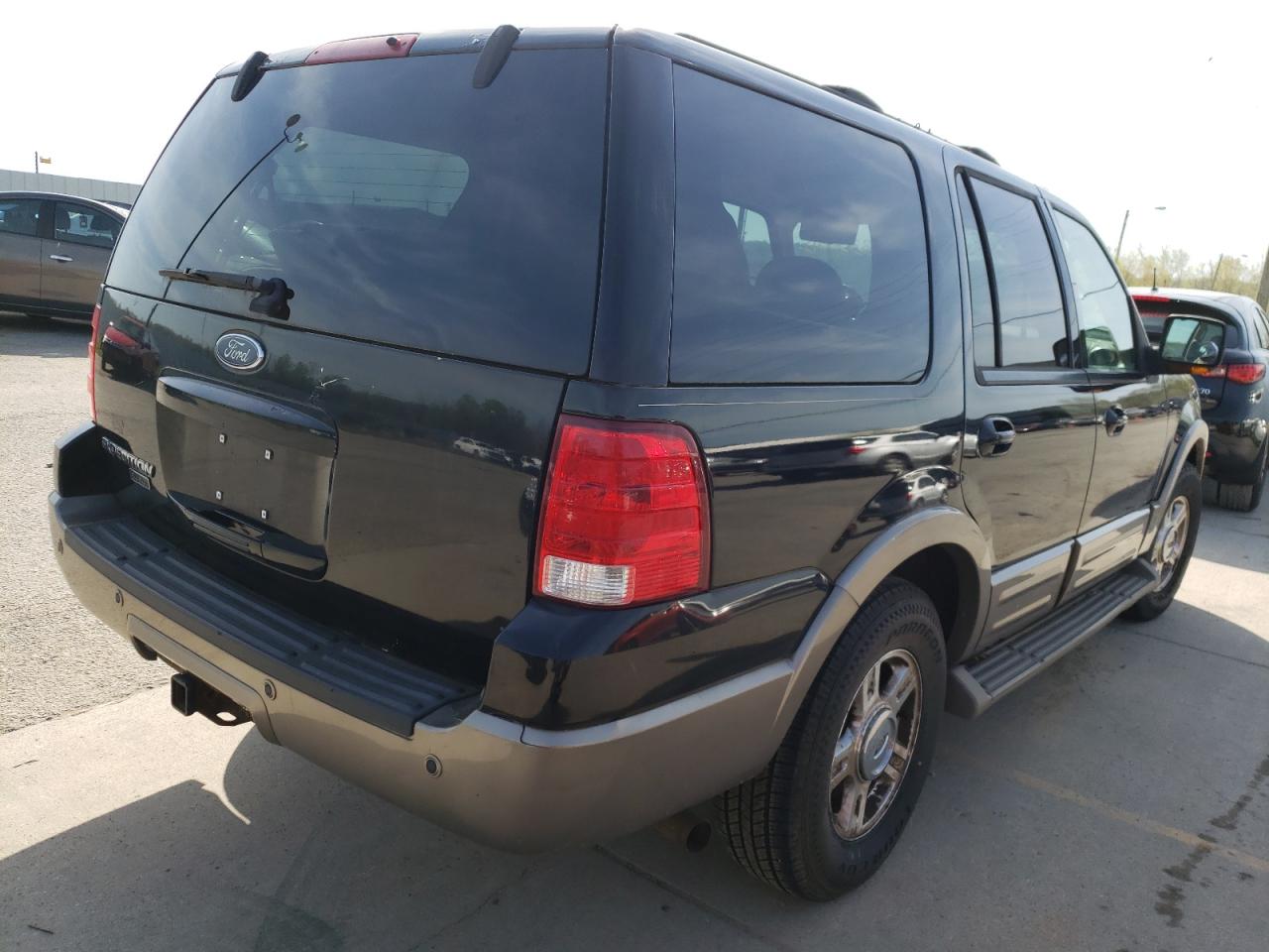 Photo 4 from auction – 2004 FORD EXPEDITION with VIN 1FMFU18L14LA74451