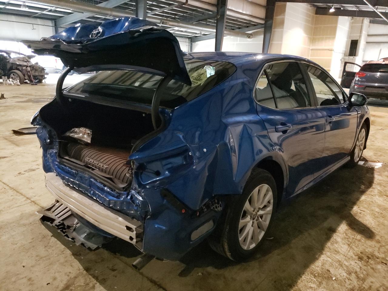 Photo 4 from auction – 2020 TOYOTA CAMRY LE with VIN 4T1C11AK2LU373694
