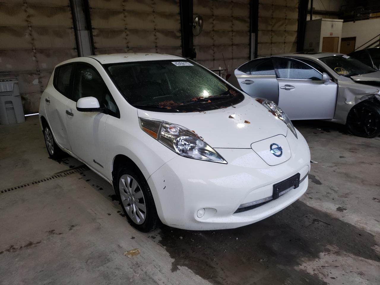 NISSAN LEAF S 2015 with VIN 1N4AZ0CP6FC309553 - Photo from auction