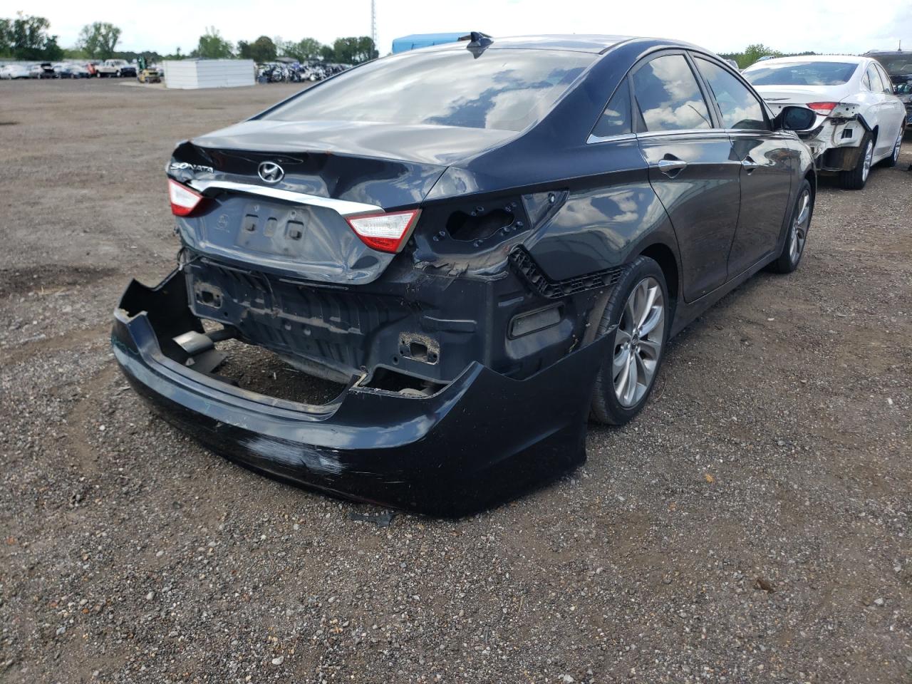 Photo 4 from auction – 2012 HYUNDAI SONATA SE with VIN 5NPEC4AC3CH353191
