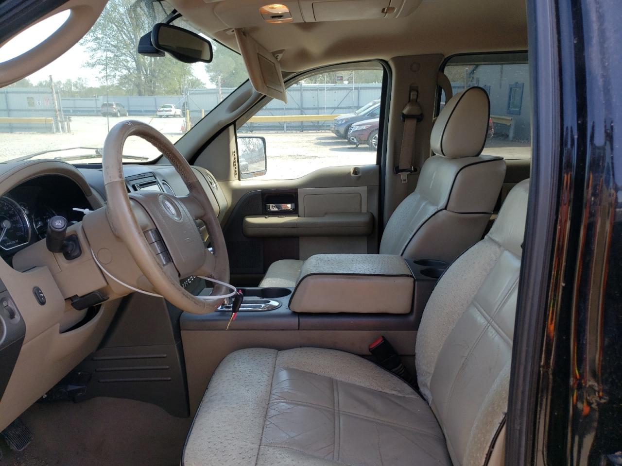 صورة رقم 5 من المزاد - 2006 LINCOLN MARK LT مع VIN 5LTPW165X6FJ01166