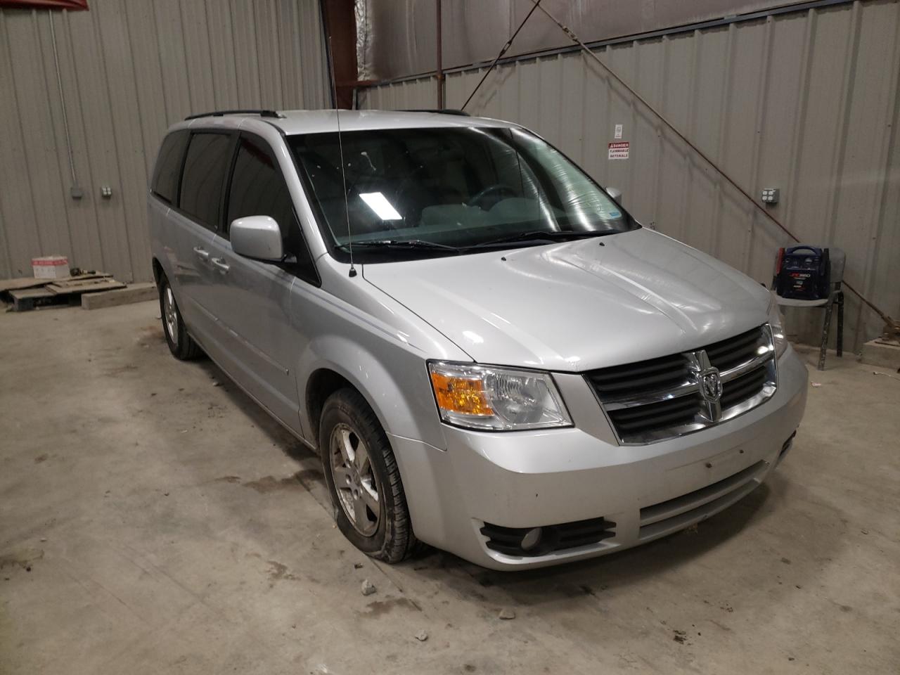 DODGE GRAND CARA 2010 with VIN 2D4RN5DX5AR127494 - Photo from auction