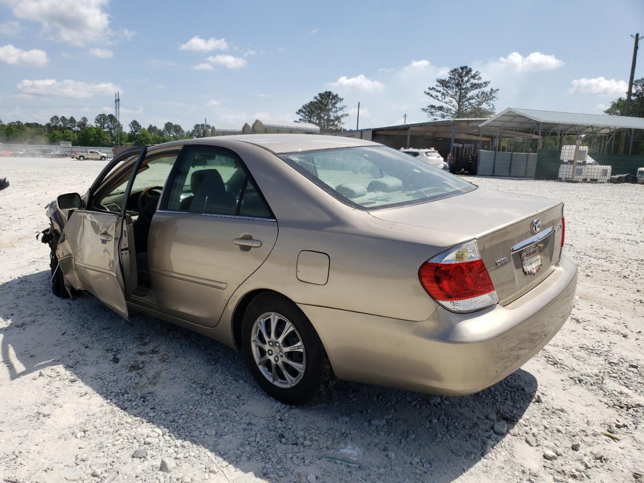 Photo 3 from auction – 2005 TOYOTA CAMRY LE with VIN 4T1BE32KX5U602703