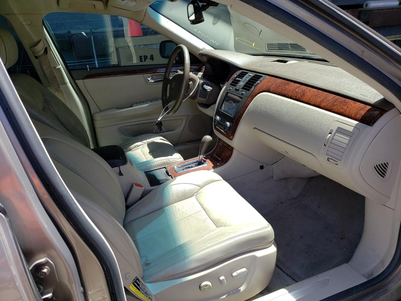 Photo 5 from auction – 2006 CADILLAC DTS with VIN 1G6KD57Y16U221276