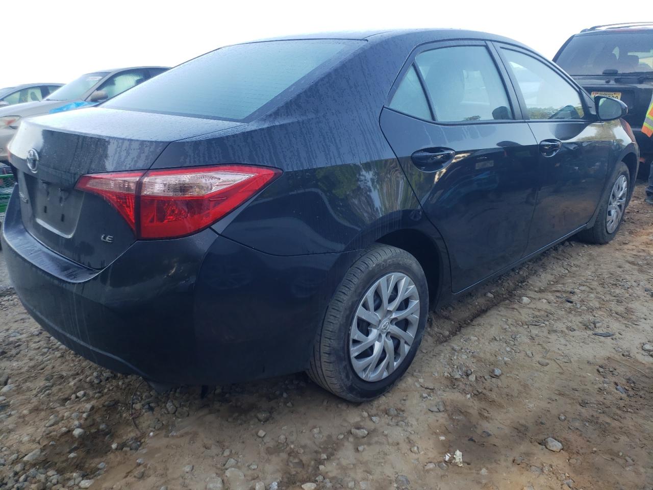 Photo 4 from auction – 2018 TOYOTA COROLLA L with VIN 5YFBURHE1JP826333
