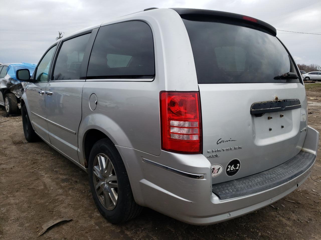 Photo 3 from auction – 2010 CHRYSLER TOWN & COU with VIN 2A4RR6DX3AR136700