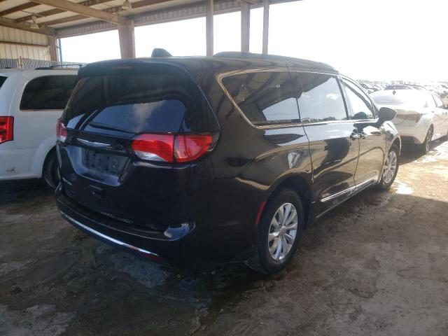Photo 4 from auction – 2017 CHRYSLER PACIFICA T with VIN 2C4RC1BG2HR552843