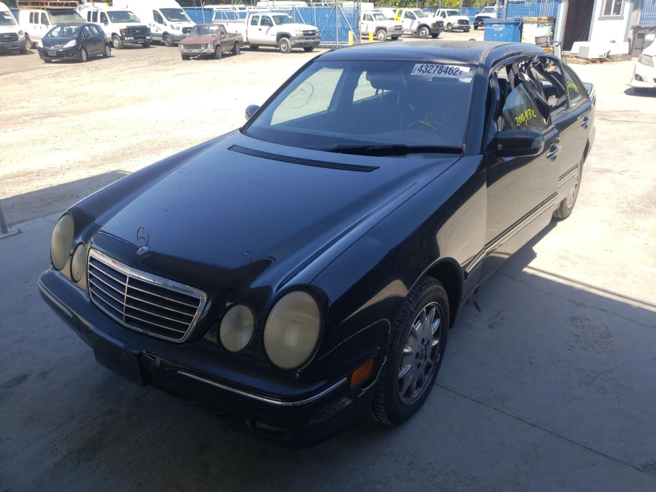 Photo 2 from auction – 2001 MERCEDES-BENZ E 320 with VIN WDBJF65J81B363271